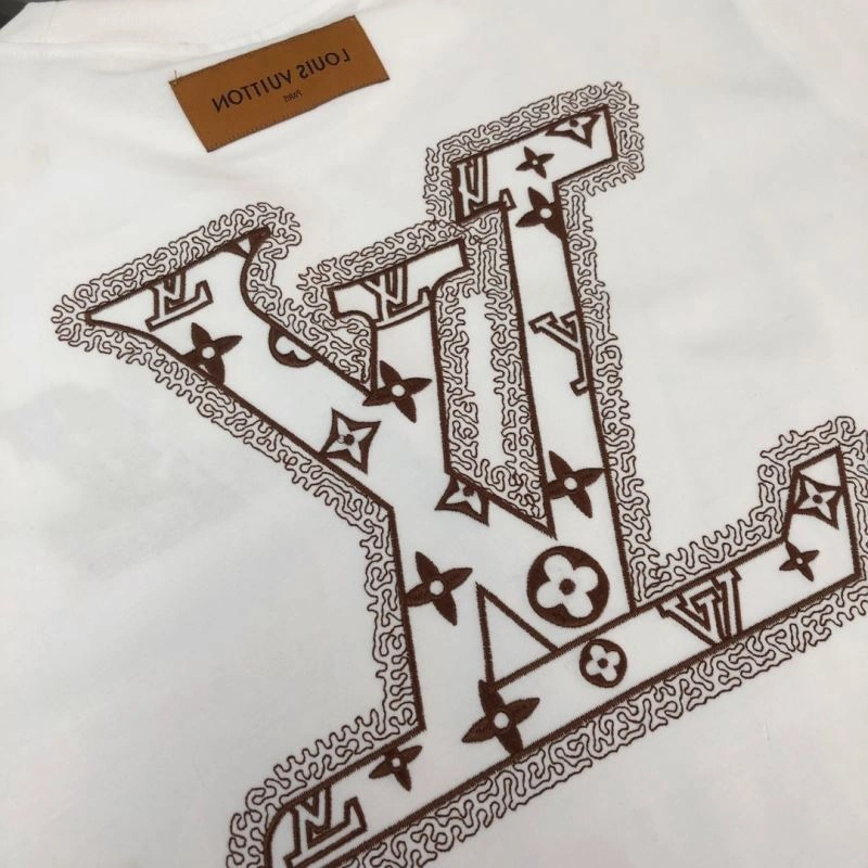Fashionable Louis Vuitton T-Shirts 138884