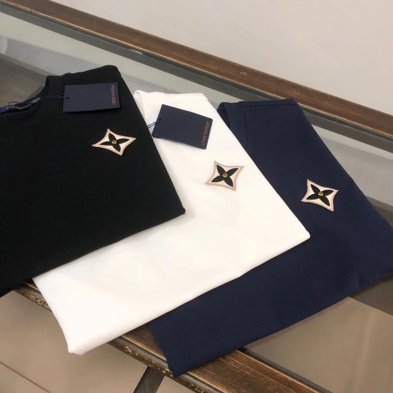 Snug Louis Vuitton T-Shirts 138879