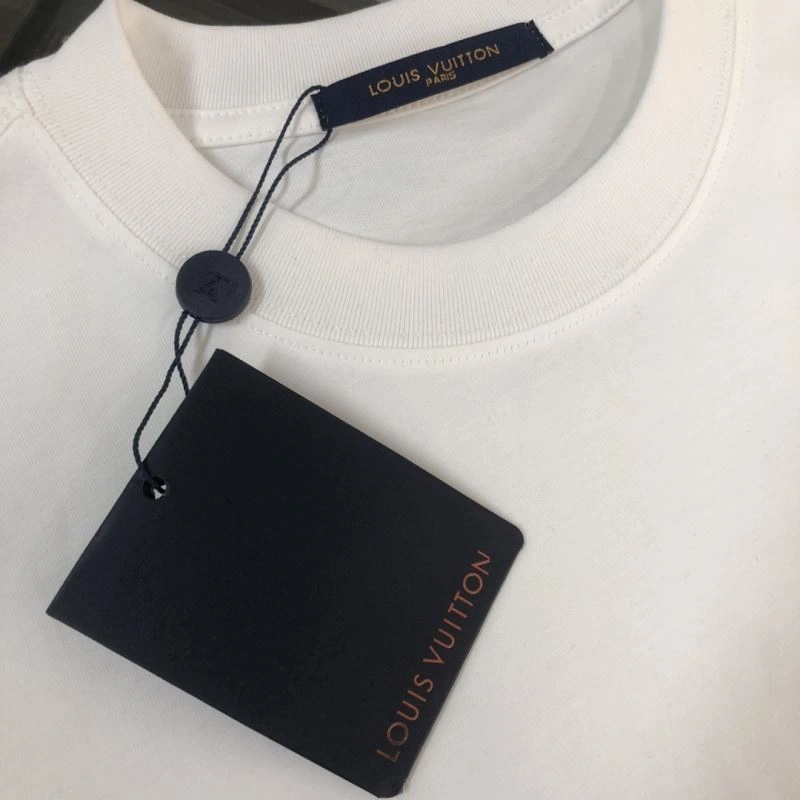 Snug Louis Vuitton T-Shirts 138879
