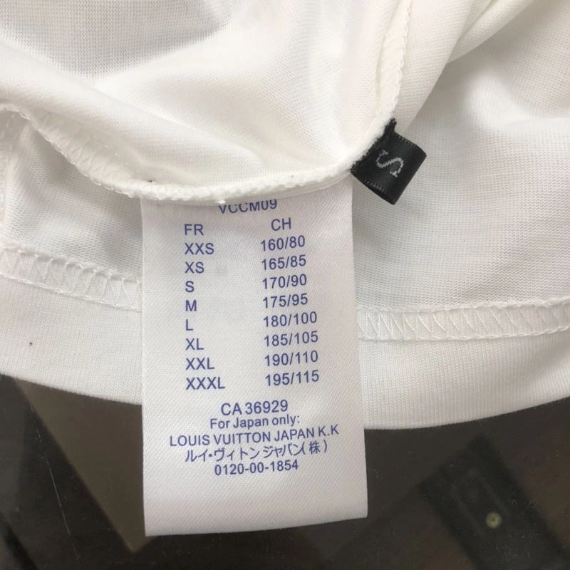 Snug Louis Vuitton T-Shirts 138879