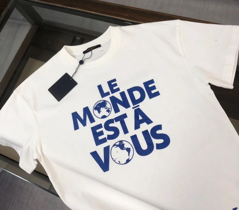 Sophisticated Louis Vuitton T-Shirts 138860