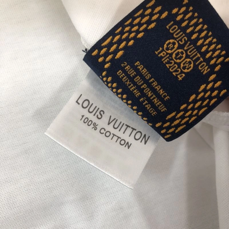 Sophisticated Louis Vuitton T-Shirts 138860