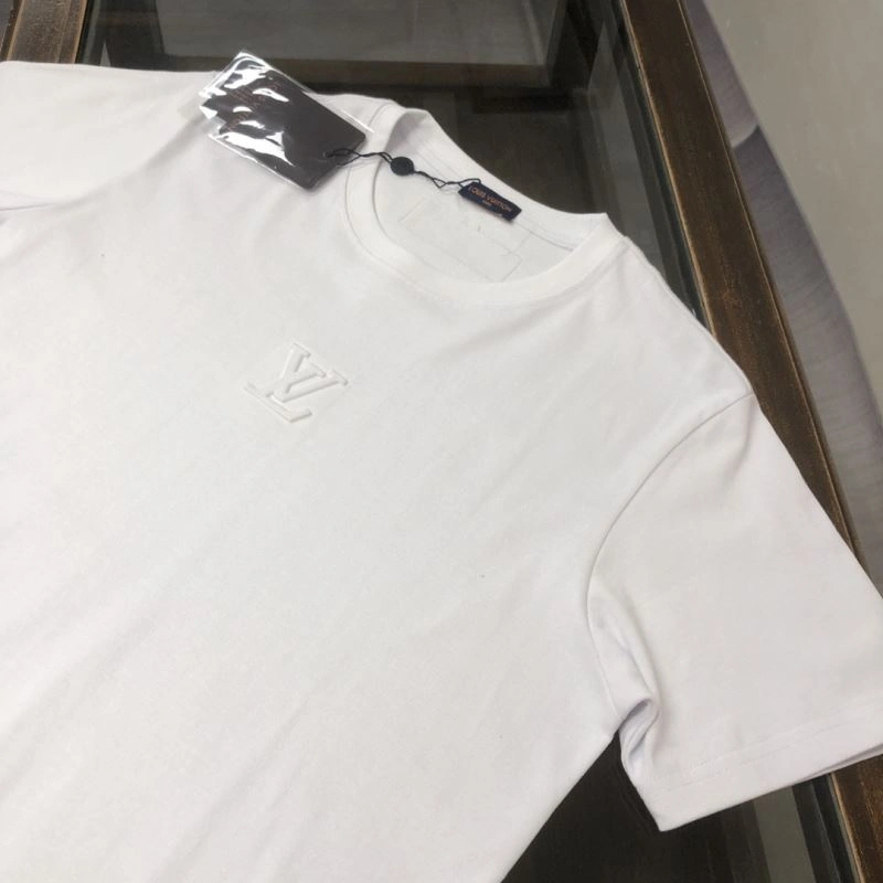 Bold Louis Vuitton T-Shirts 138856