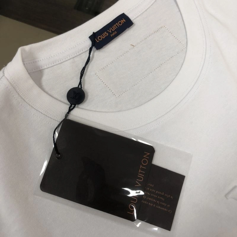 Bold Louis Vuitton T-Shirts 138856