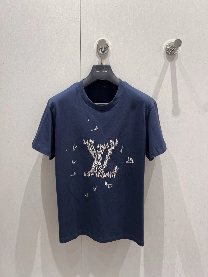 Tailored Louis Vuitton T-Shirts 131178