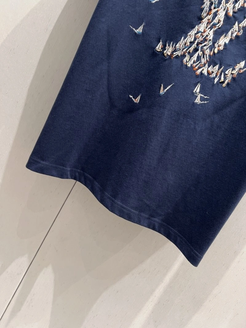 Tailored Louis Vuitton T-Shirts 131178