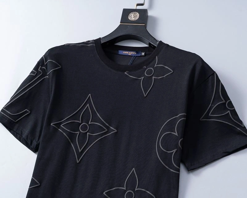 Louis Vuitton T-Shirts Sporty 139251