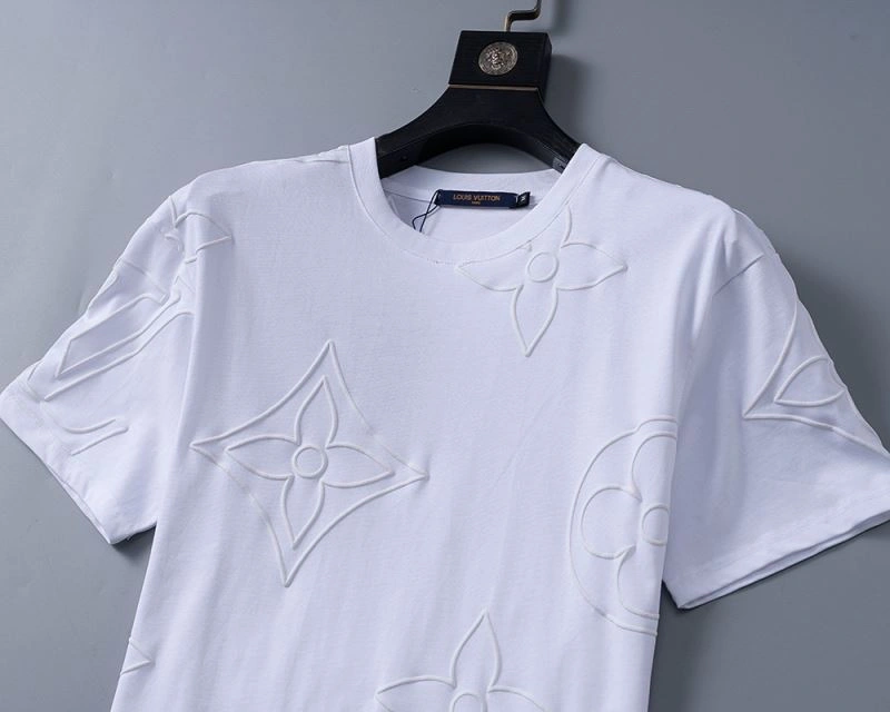 Louis Vuitton T-Shirts Sporty 139251