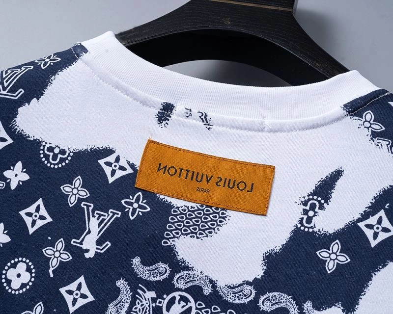 Sleek Louis Vuitton T-Shirts 139253