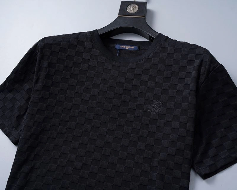 Louis Vuitton T-Shirts Elegant 139247
