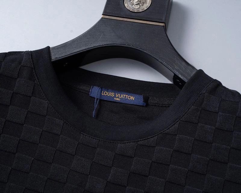 Louis Vuitton T-Shirts Elegant 139247