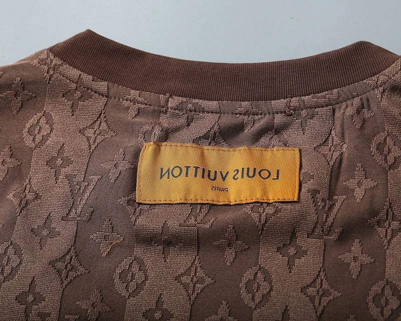Sporty Louis Vuitton T-Shirts 139243
