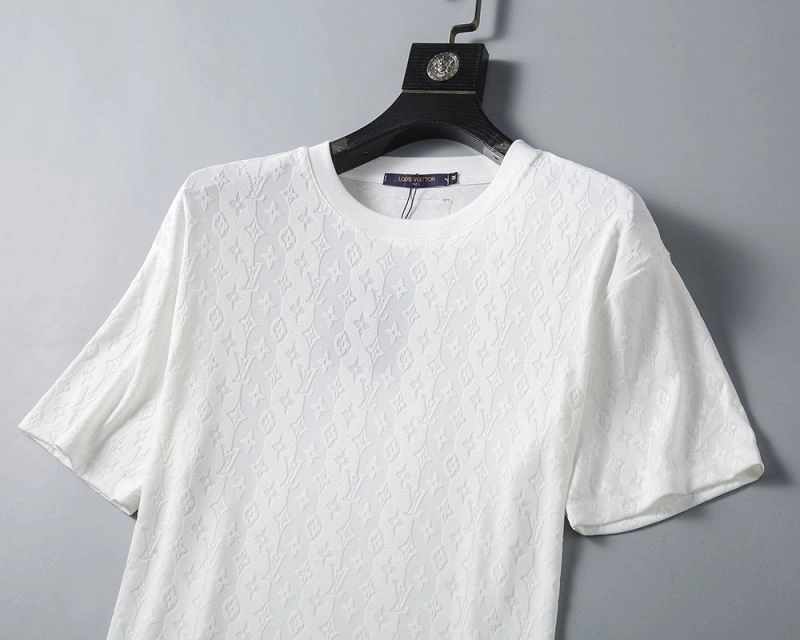 Lightweight Louis Vuitton T-Shirts 139239