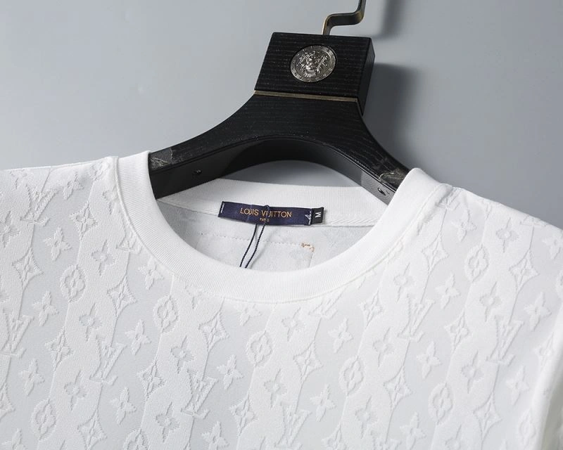 Lightweight Louis Vuitton T-Shirts 139239