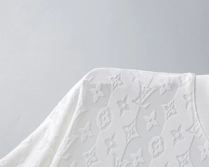 Lightweight Louis Vuitton T-Shirts 139239