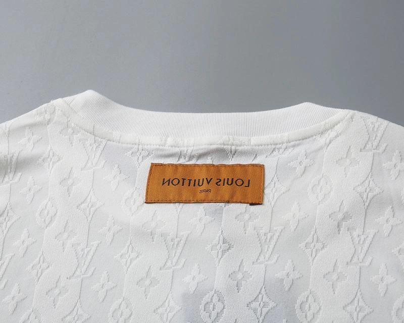 Lightweight Louis Vuitton T-Shirts 139239