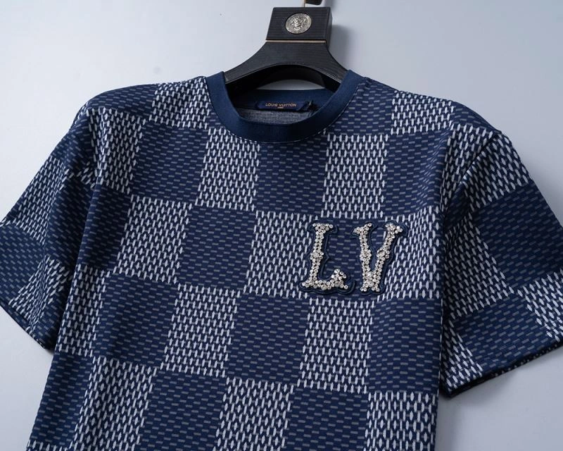 WellDesigned Louis Vuitton T-Shirts 130346