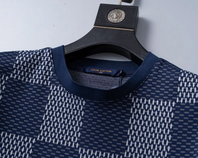 WellDesigned Louis Vuitton T-Shirts 130346