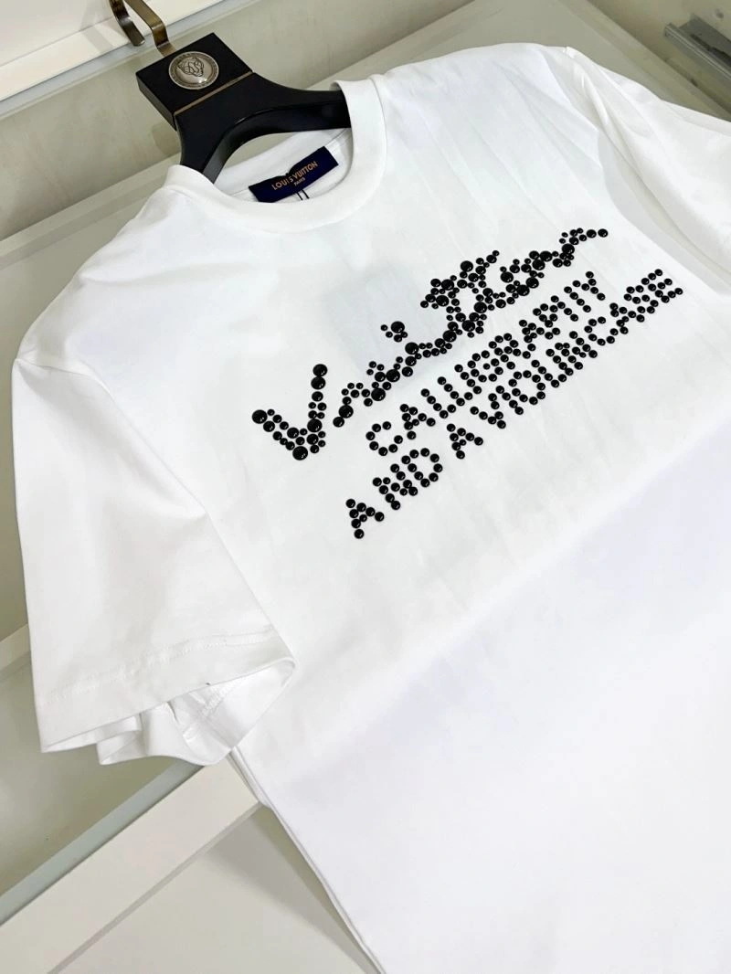 Resilient Louis Vuitton T-Shirts 137320