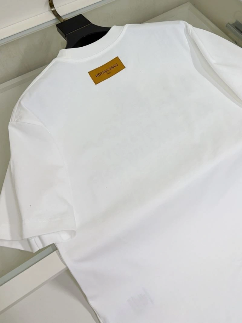 Resilient Louis Vuitton T-Shirts 137320
