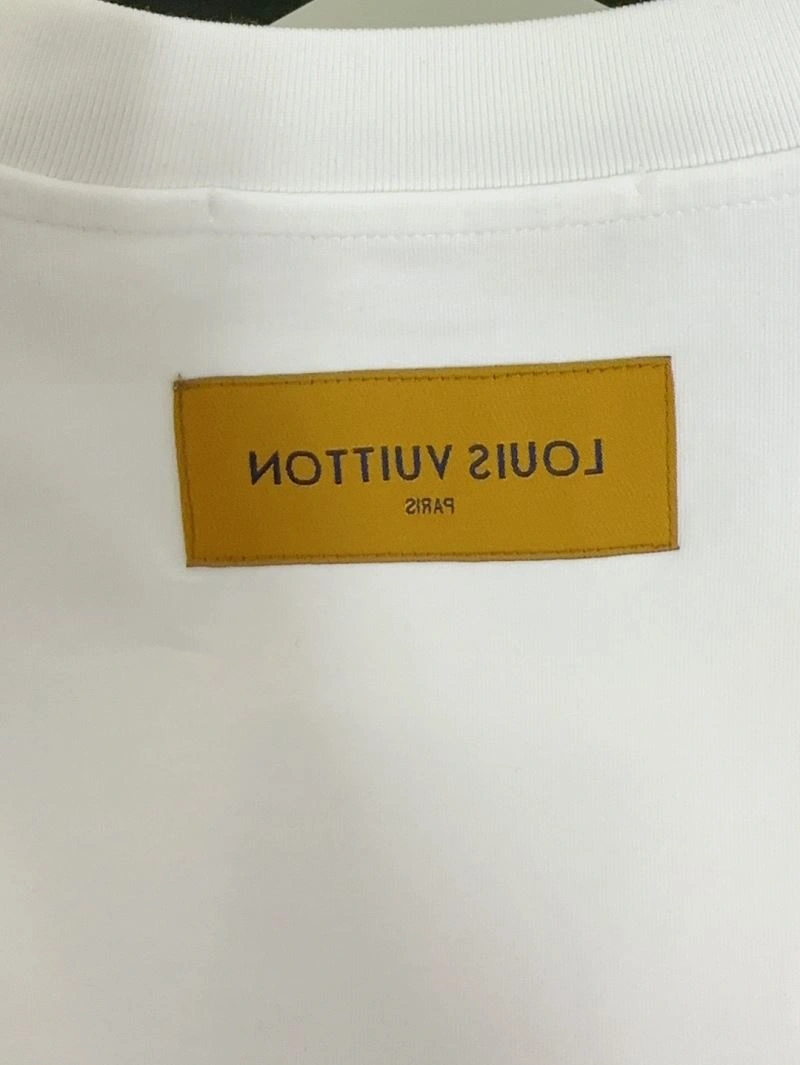 Resilient Louis Vuitton T-Shirts 137320