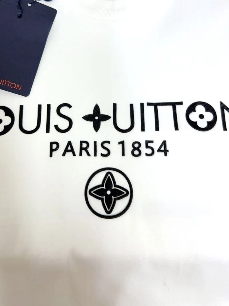 Louis Vuitton T-Shirts Breathable 137313