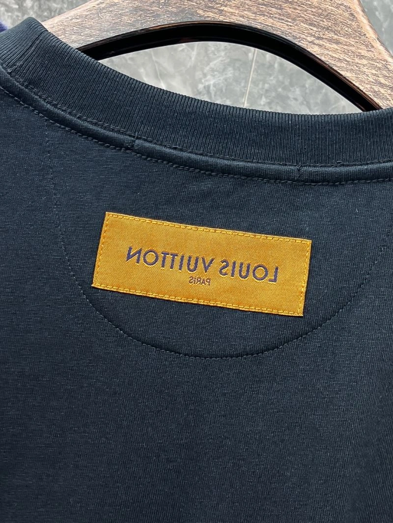 Louis Vuitton T-Shirts Youthful 137309
