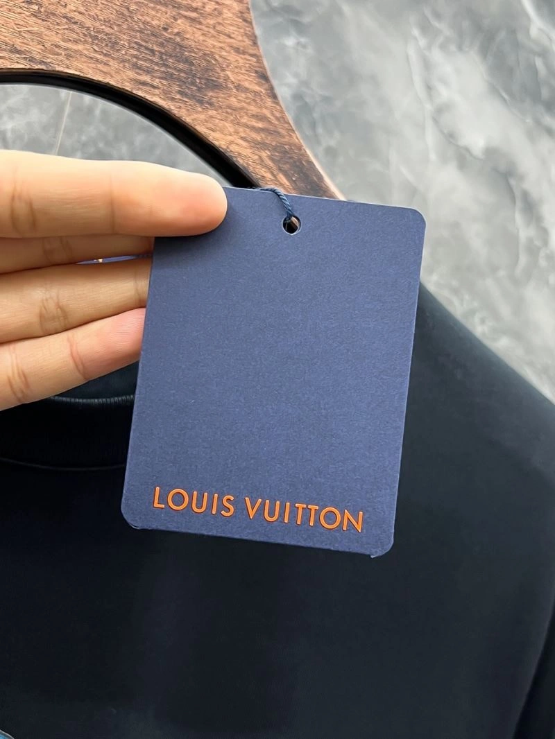 Louis Vuitton T-Shirts Youthful 137309