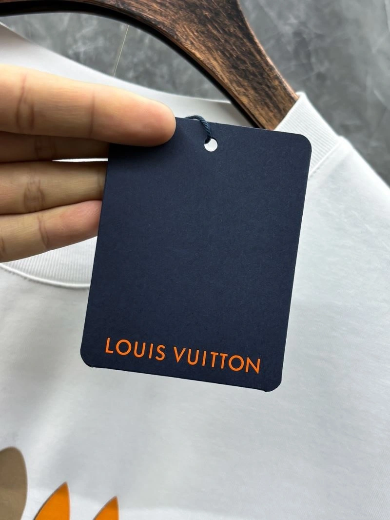 WellDesigned Louis Vuitton T-Shirts 137316
