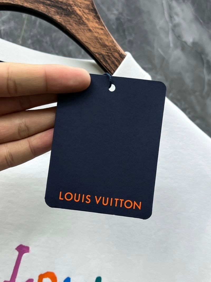 Louis Vuitton T-Shirts Soft 137318
