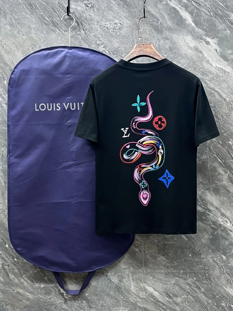 Supportive Louis Vuitton T-Shirts 137307