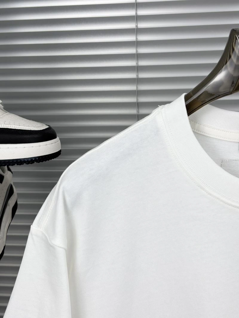 ModernLook Louis Vuitton T-Shirts 137302