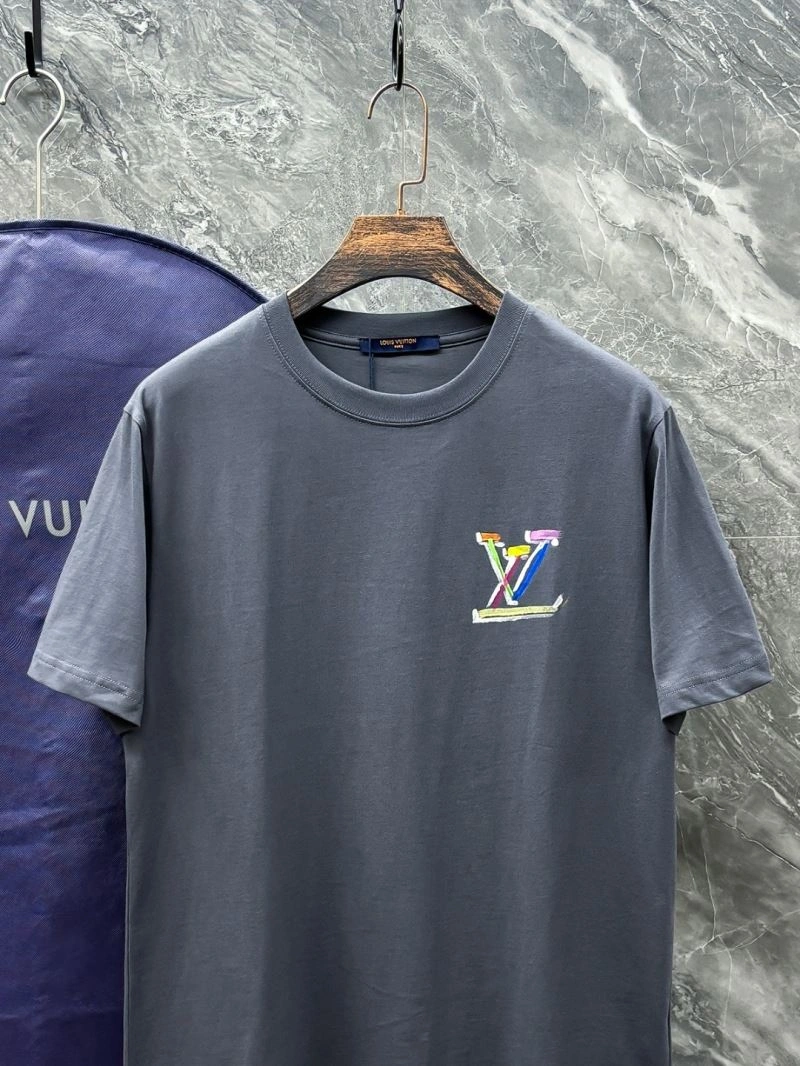 Louis Vuitton T-Shirts UrbanChic 137295