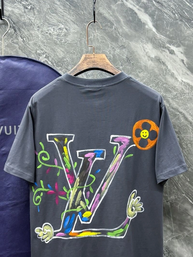 Louis Vuitton T-Shirts UrbanChic 137295