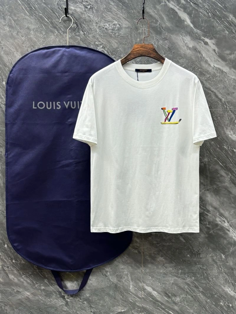 Flexible Louis Vuitton T-Shirts 137297