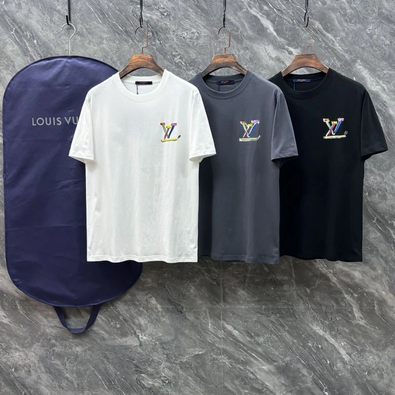 Flexible Louis Vuitton T-Shirts 137297