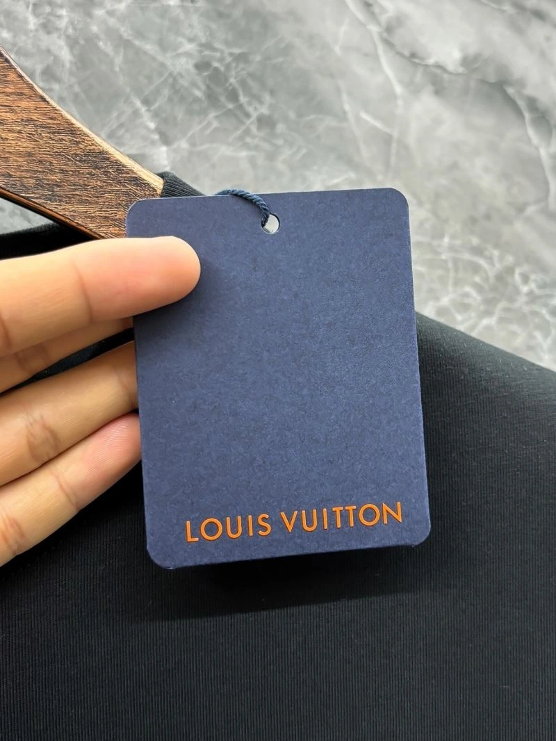 Cozy Louis Vuitton T-Shirts 137290