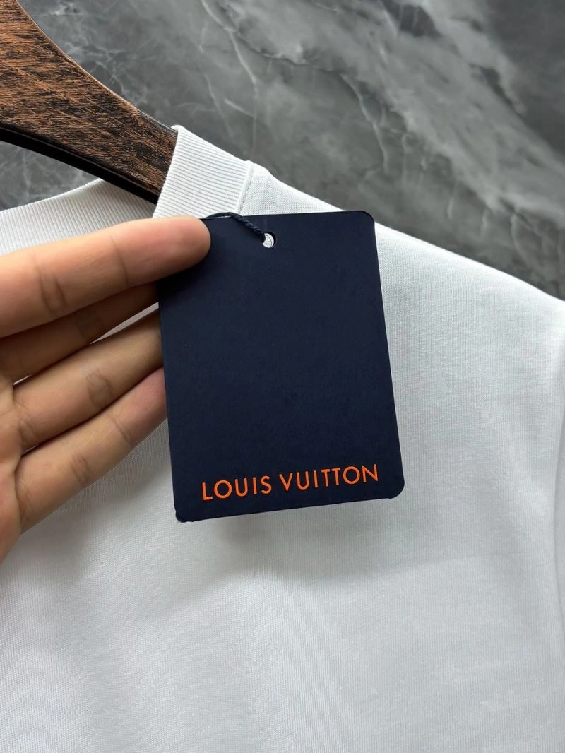 Tailored Louis Vuitton T-Shirts 137294