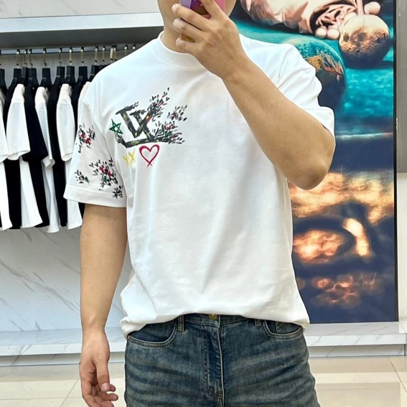 Lightweight Louis Vuitton T-Shirts 137276