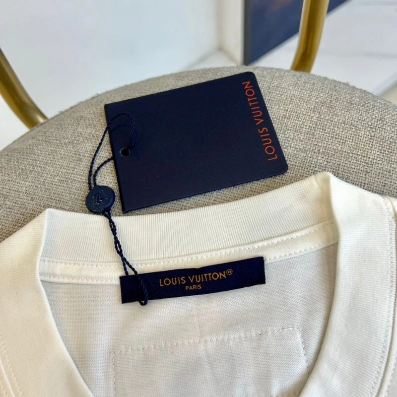 Lightweight Louis Vuitton T-Shirts 137276