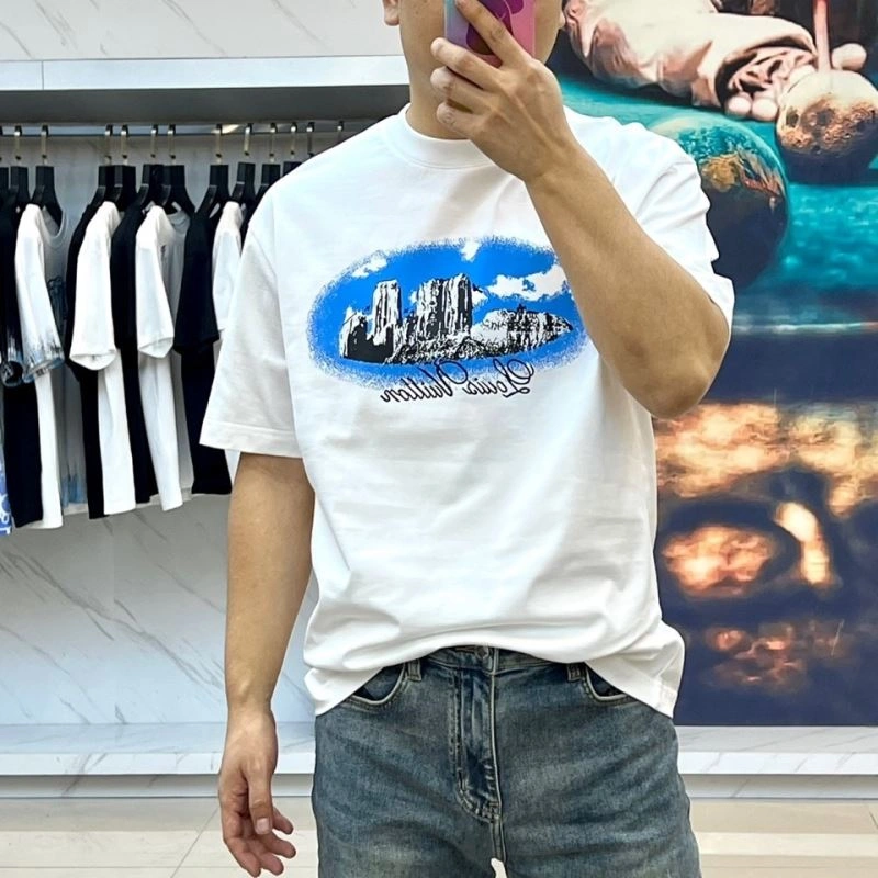 Fashionable Louis Vuitton T-Shirts 137279