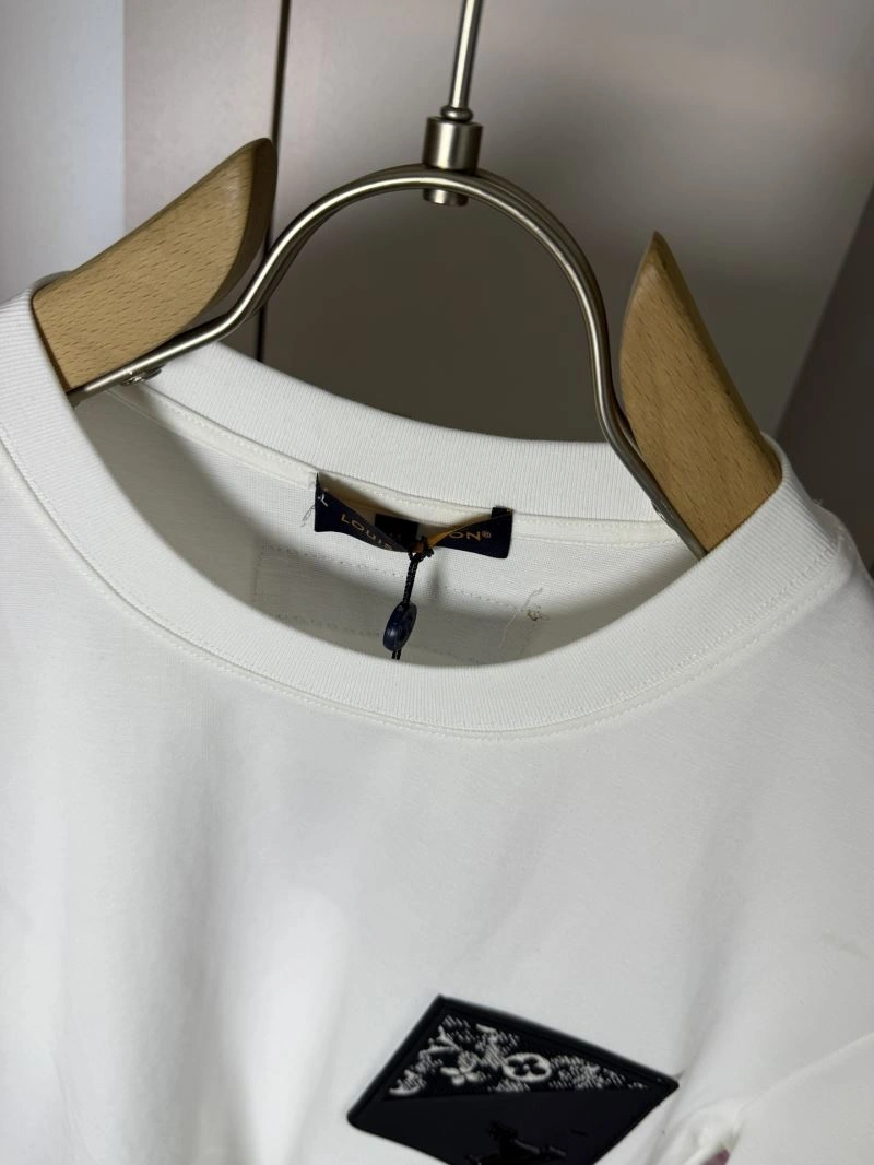 Louis Vuitton T-Shirts Supportive 137275