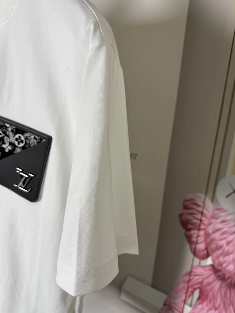Louis Vuitton T-Shirts Supportive 137275