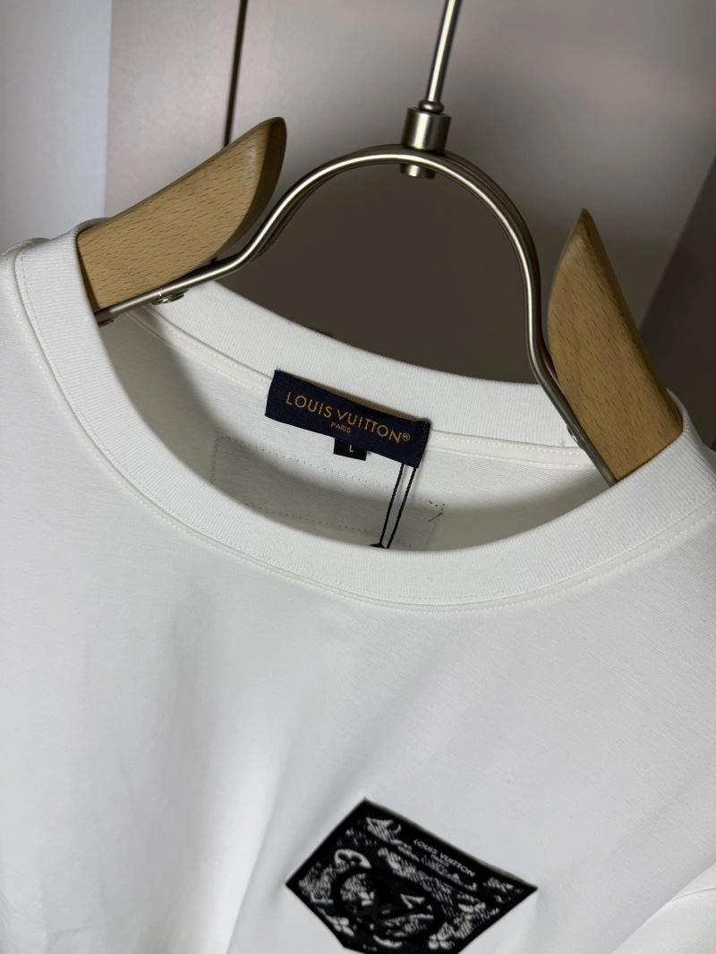 Louis Vuitton T-Shirts TimelessDesign 137287