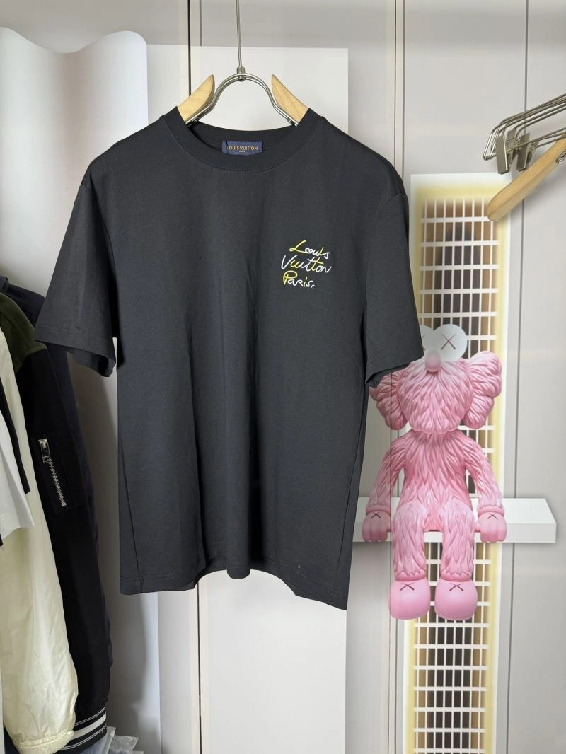Louis Vuitton T-Shirts Youthful 137278