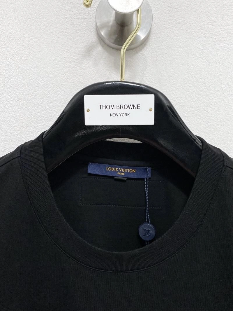 WellDesigned Louis Vuitton T-Shirts 137267