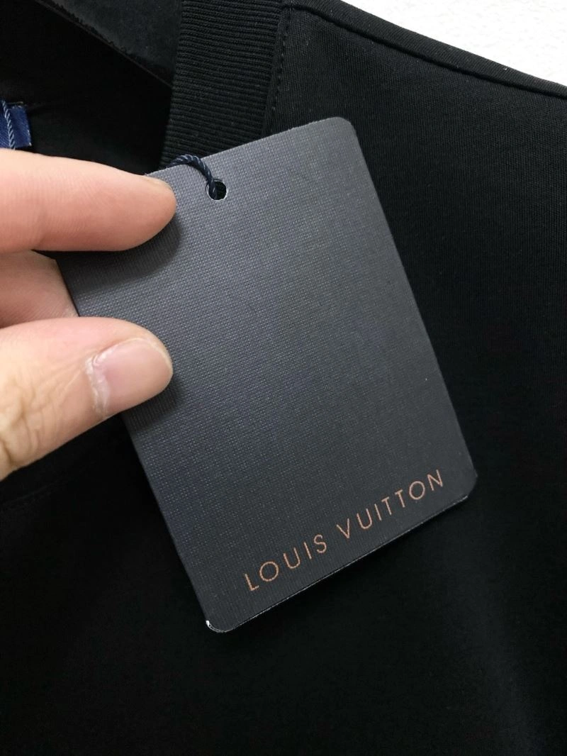 WellDesigned Louis Vuitton T-Shirts 137267