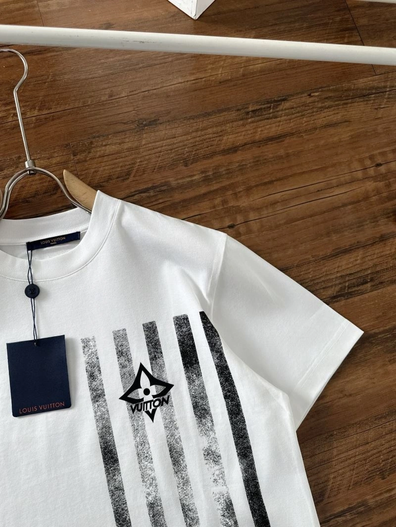 Louis Vuitton T-Shirts Breathable 137266
