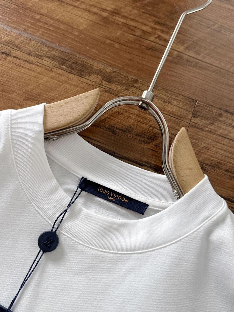 Louis Vuitton T-Shirts Breathable 137266