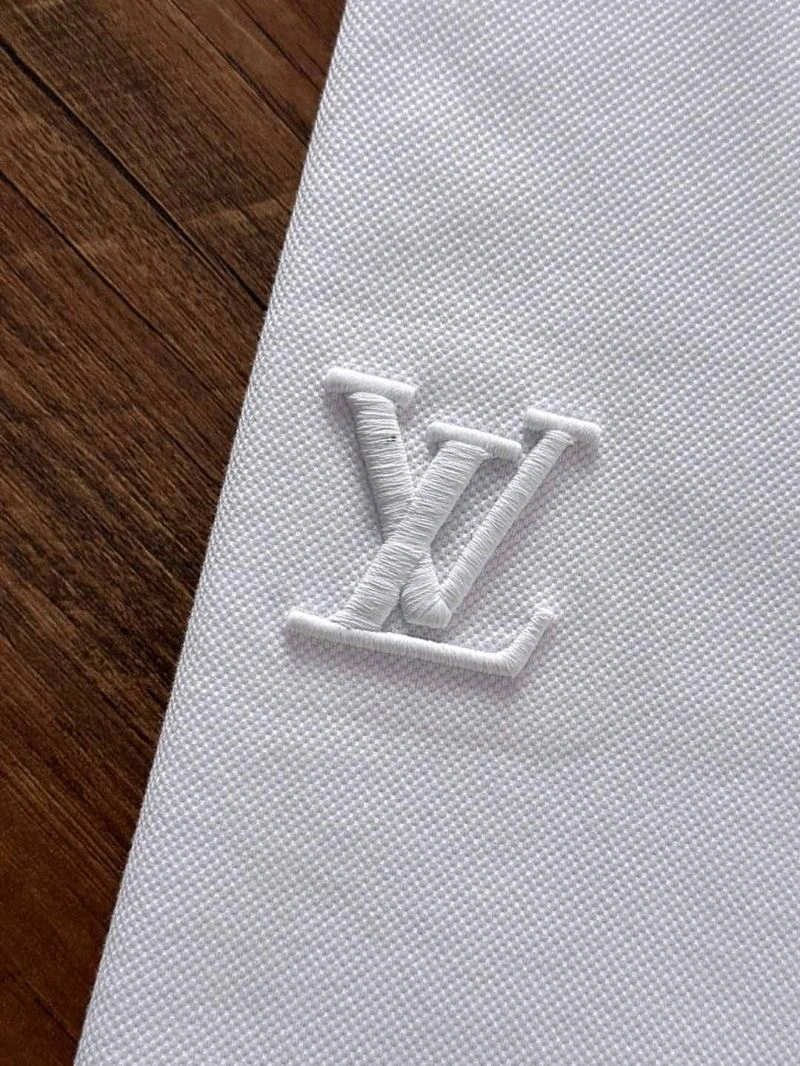 Sleek Louis Vuitton T-Shirts 137251